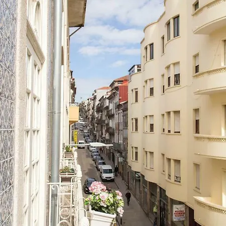 Almada Story By Hosts Apartamento